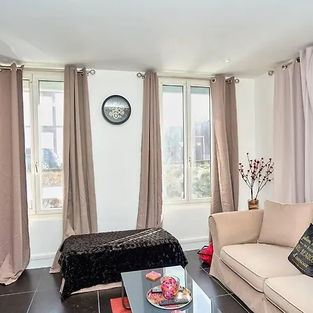 La Jolie Maison King Size Bed Proche De Rouen