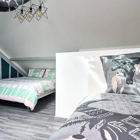 Holiday home La Jolie Maison King Size Bed Proche De Rouen